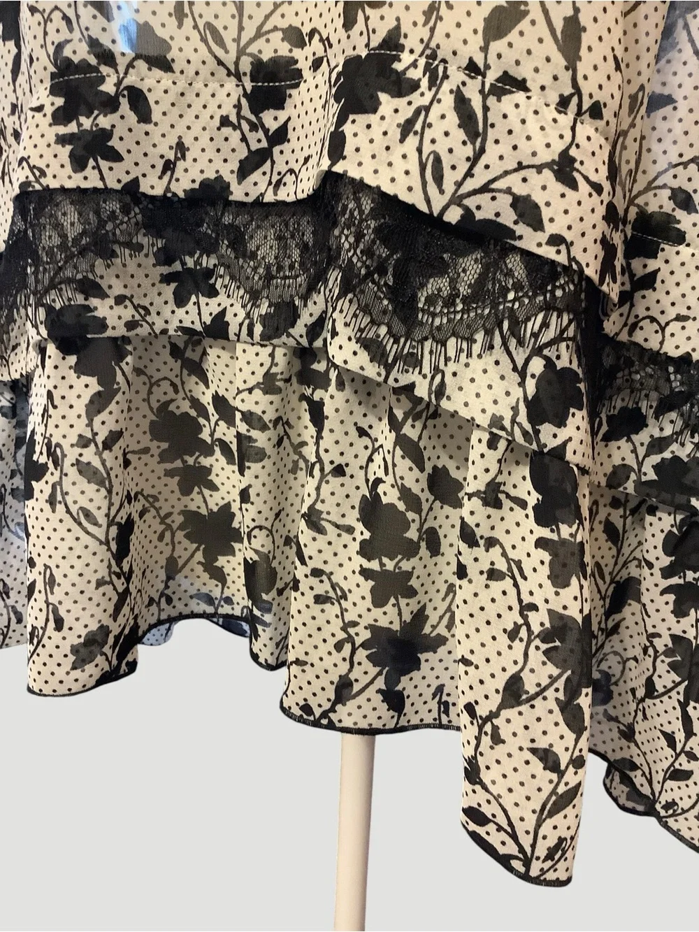 Cabi Black & White Floral Polka Dot Layered Tunic Blouse XL Lace Hem Boho Chic - Picture 4 of 10